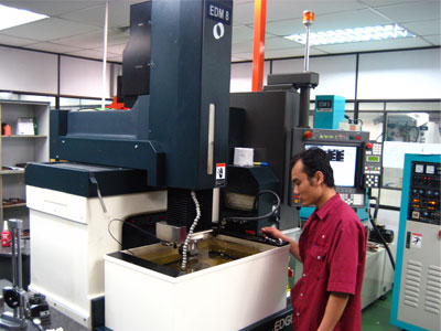 Precision tooling EDM machine 